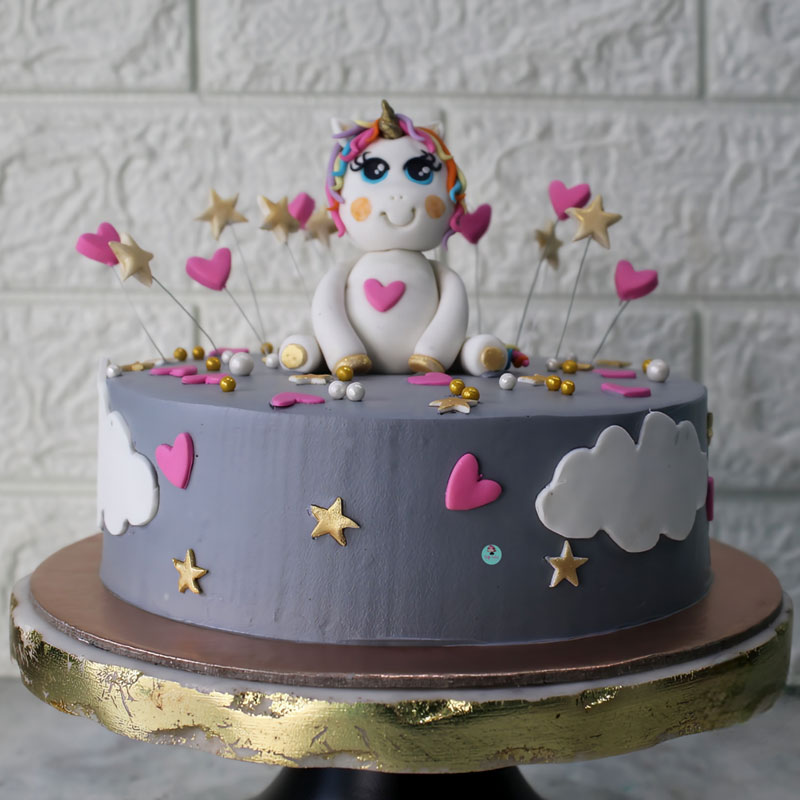 Magical-Grey-Unicorn-Cake