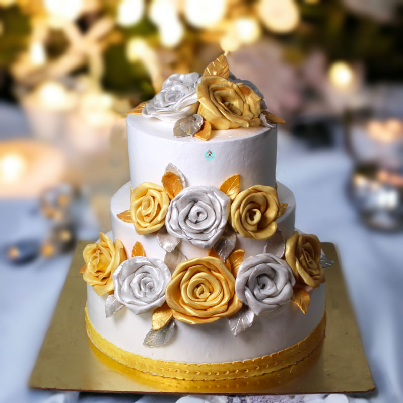 Silver-and-Gold-Rose-Royal-Cake