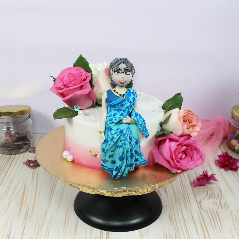 Stylish-Grandma-Cake