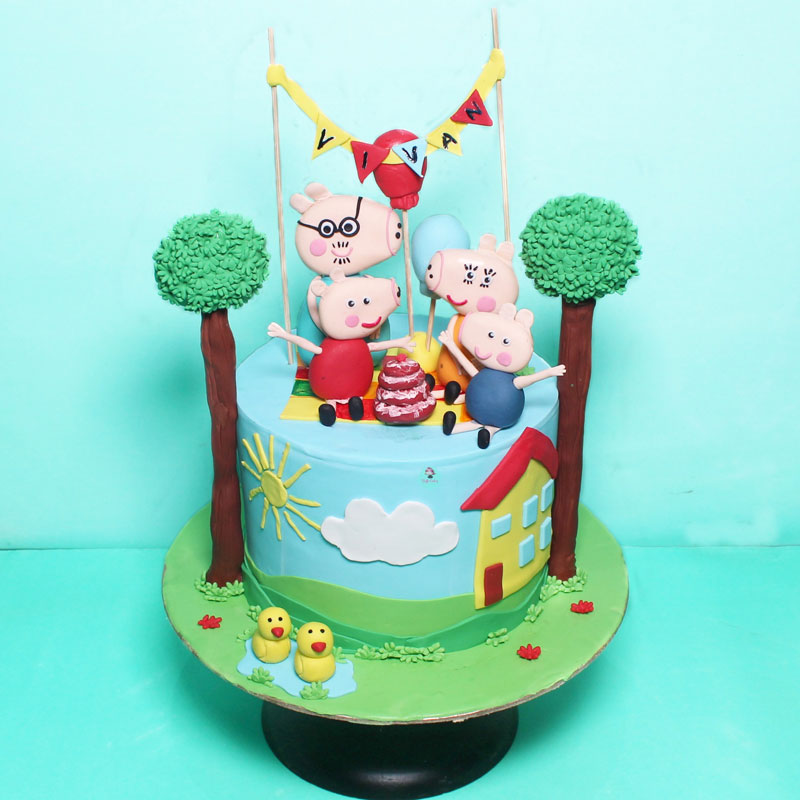 Peppa-Pig-in-Garden-Cake